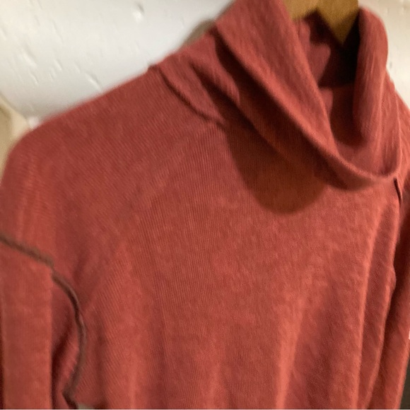 We the Free Turtleneck Tunic Sweater Split Hem Brick Red Size Small S - Picture 2 of 10
